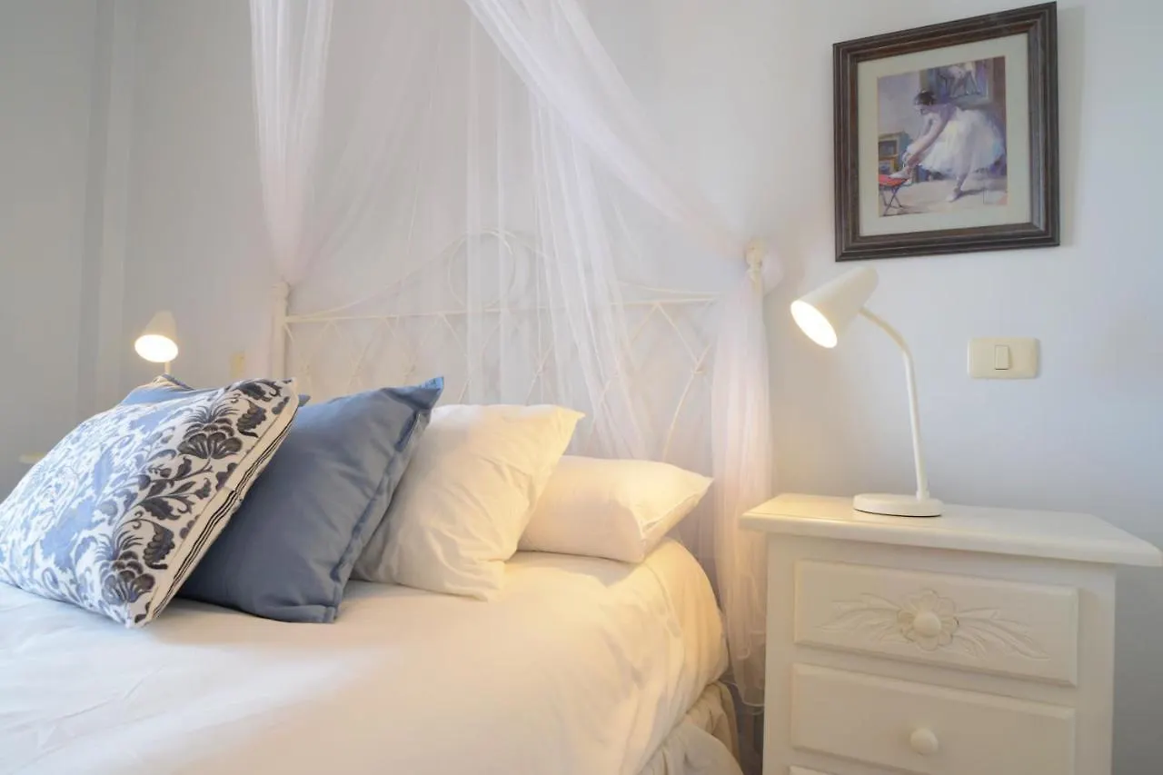 Апартаменты Colonial Suite Адехе